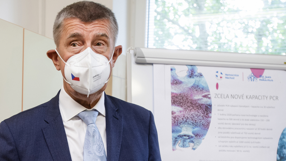 Předseda vlády Andrej Babiš při své návštěvě Královéhradeckého kraje navštívil 22. července 2021 nemocnici v Náchodě.