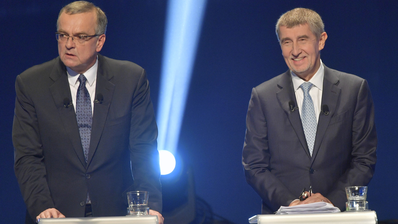 Premiér Andrej Babiš (vpravo) se nemusí omlouvat bývalému poslanci Miroslavu Kalouskovi (vlevo) za výroky, které o něm pronesl ve Sněmovně. Dnešní verdikt soudu není pravomocný. Snímek je z 19. října 2017.