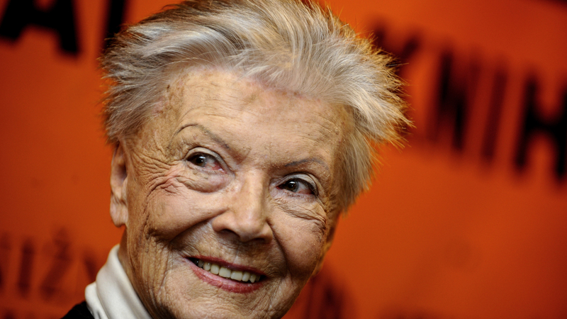 Ve věku 95 let ve středu 25. srpna 2021 zemřela herečka Zdenka Procházková (na snímku z 1. března 2011). Informoval o tom dnes server CNN Prima News. Z poslední doby ji diváci mohli vidět ve filmu Lída Baarová režiséra Filipa Renče.