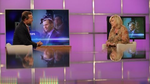 Moderátor pořadu Jaromír Soukup a ministryně financí a místopředsedkyně vlády Alena Schillerová (za ANO).