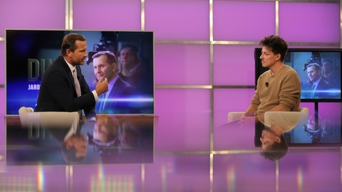 Moderátor pořadu Jaromír Soukup a kandidát za ČSSD ve volbách do Poslanecké sněmovny Matěj Stropnický.