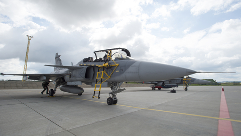 Letoun JAS-39 Gripen.