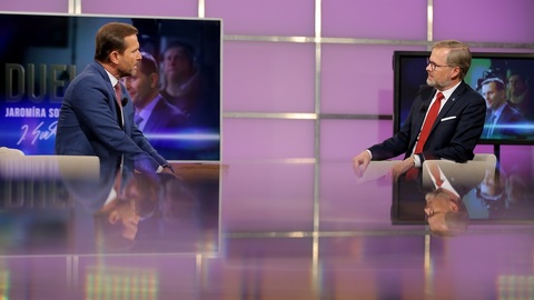 Moderátor pořadu Jaromír Soukup a předseda ODS Petr Fiala.