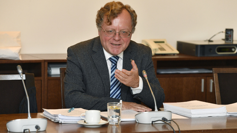 Senátní komise k návrhům předběžných auditních zpráv Evropské komise, které se týkají premiéra Andreje Babiše (ANO), se 3. září 2019 v Praze sešla k dalšímu jednání. Zasedání se zúčastnil i prezident Nejvyššího kontrolního úřadu (NKÚ) Miloslav Kala (na snímku).