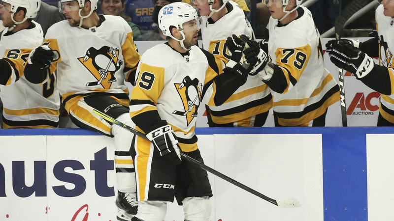 Český útočník Dominik Simon se raduje ze vstřelené branky.