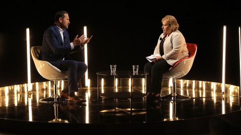 Moderátor pořadu Jaromír Soukup a ředitelka Hygienické stanice hlavního města Prahy Zdeňka Jágrová.