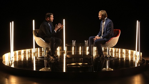 Moderátor pořadu Jaromír Soukup a ministr zdravotnictví Adam Vojtěch (ANO).