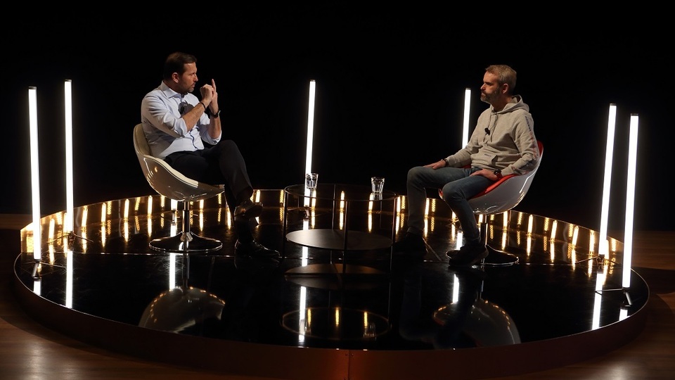 Moderátor pořadu Jaromír Soukup a lídr občanského hnutí Přísaha Robert Šlachta.