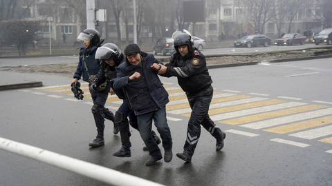 Pouliční nepokoje v Kazachstánu. 