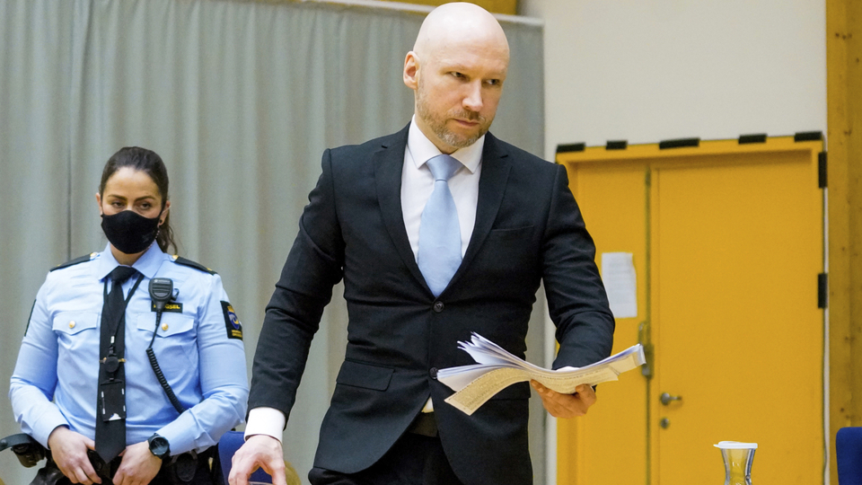 Norský terorista Anders Behring Breivik u soudu.