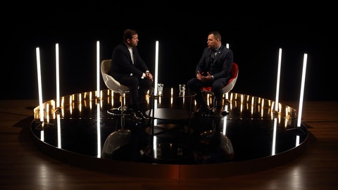 Moderátor pořadu Jaromír Soukup a europoslanec Tomáš Zdechovský (KDU-ČSL).