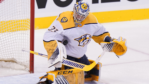 Český brankář ve službách Nashville Predators David Rittich.