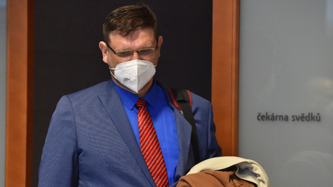 Obžalovaný brněnský policista Vladimír Machala u soudu.