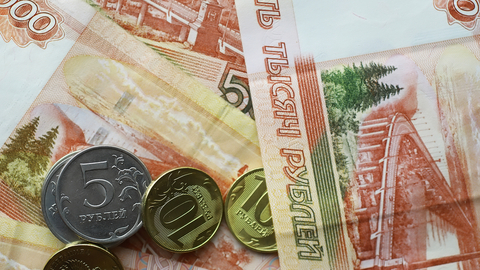 Ruské mince a bankovky (ilustrační foto).