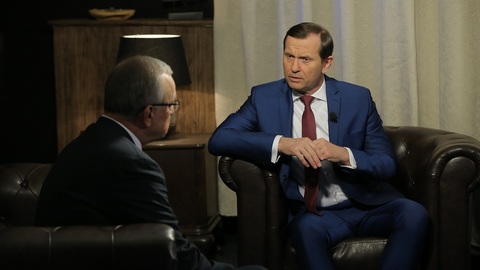 Moderátor pořadu Jaromír Soukup a bývalý poslanec Miroslav Kalousek (TOP 09).