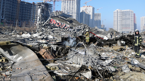 Následky války na Ukrajině, zničené město Kyjev. 