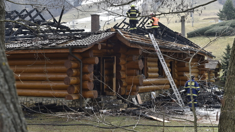 V Osvětimanech na Uherskohradišťsku hořela v noci na 29. března 2022 hospoda Na Srubu vlastněná firmou hradního kancléře Vratislava Mynáře. Předběžná výše škody je 15 milionů korun. Požár likvidovalo sedm profesionálních a dobrovolných jednotek hasičů ze Zlínského a Jihomoravského kraje. 