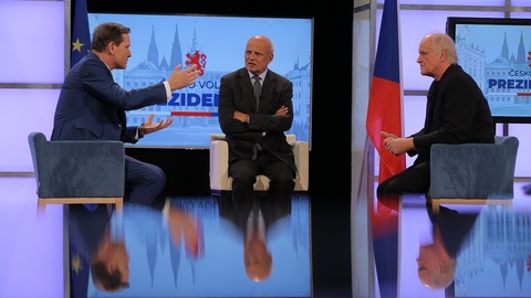 Moderátor pořadu Jaromír Soukup, hudebník a politik Michael Kocáb a podnikatel Michal Horáček.