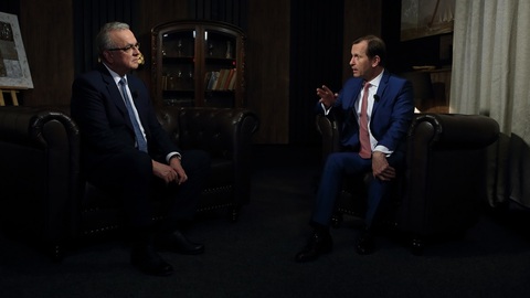 Moderátor pořadu Jaromír Soukup a bývalý poslanec Miroslav Kalousek (TOP 09).