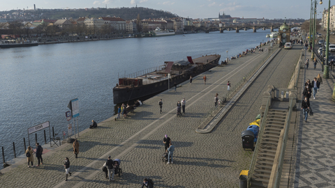 Náplavka v Praze (ilustrační foto).