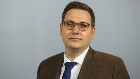 Ministr zahraničí Jan Lipavský (Piráti).