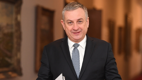 Ministr průmyslu a obchodu Jozef Síkela (za STAN).