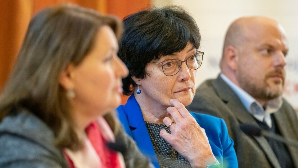 TK k projektu na vytvoření Národního ústavu pro výzkum rakoviny, 26. září 2022, Praha. Uprostřed předsedkyně Akademie věd ČR Eva Zažímalová.