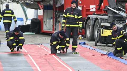 Likvidace drůbeže napadené ptačí chřipkou ve Farmě Druhaz, 4. ledna 2023, Sedlčany, Příbramsko.