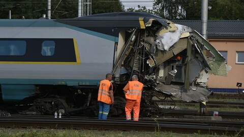 České dráhy váhají s opravou pendolina poškozeného v Bohumíně, stála by 200 milionů.