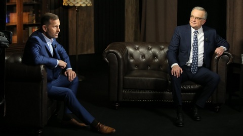 Moderátor pořadu Jaromír Soukup a bývalý poslanec Miroslav Kalousek (TOP 09).