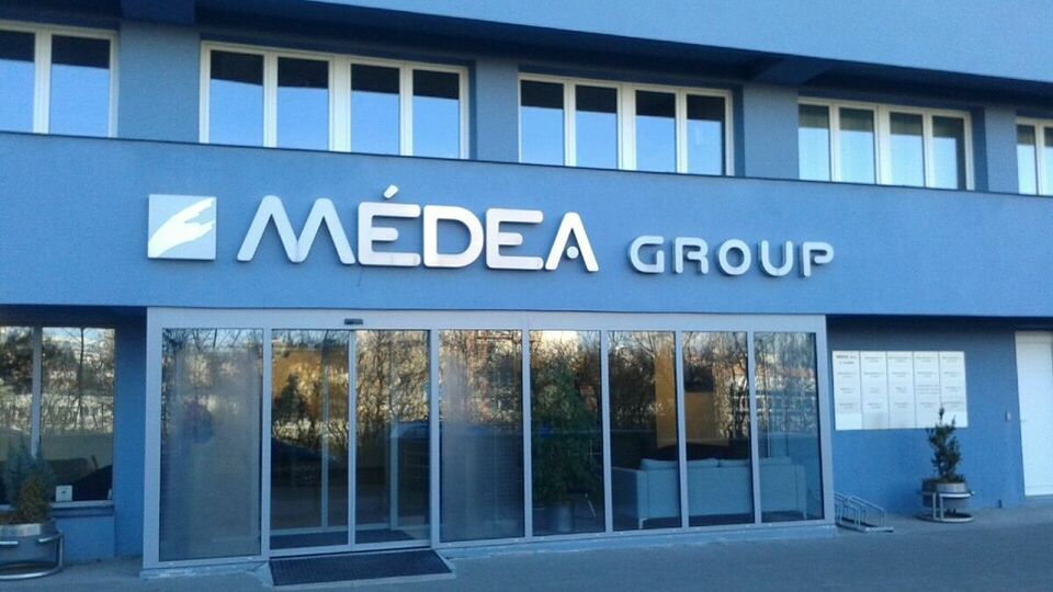 Společnost MÉDEA podala na agenturu KNOWLIMITS Group kvůli obchodním praktikám trestní oznámení.