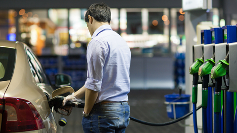 Levnější paliva zmírnila inflaci