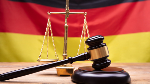 Žena v Německu chtěla milionové odškodnění za zdravotní potíže po očkování proti covidu, soud žalobu odmítl