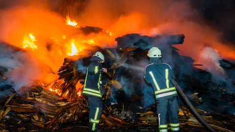 V několika řeckých oblastech pokračuijí požáry, český hasičský tým dnes dorazil do Alexandrupoli