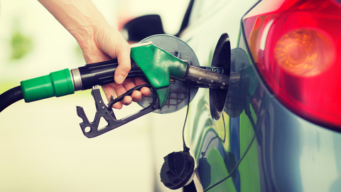 Cena pohonných hmot na Slovensku od loňska vyšplhala na nové maximum