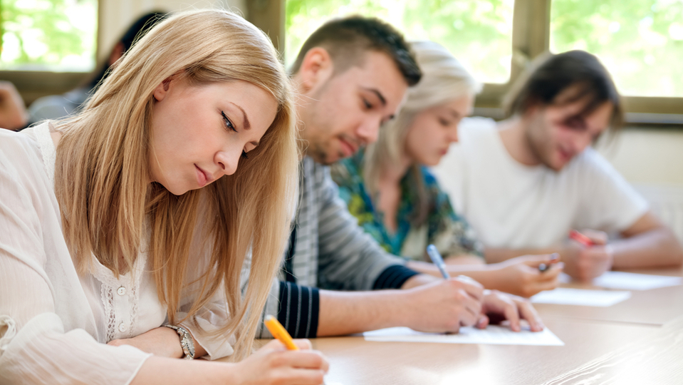Studenti, kteří uprchli z Ukrajiny, budou mít v roce 2024 upravenou maturitní zkoušku
