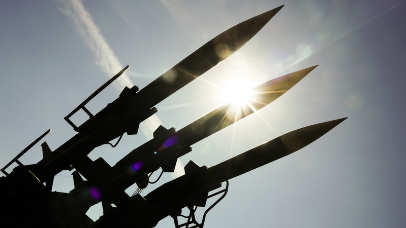 Poradci pro národní bezpečnost vlád USA, Japonska a Jižní Koreje vyzvali k silnějšímu mezinárodnímu tlaku na KLDR kvůli jaderným zbraním