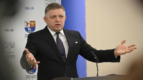 lovenský premiér Robert Fico dnes obvinil představitele opozice, že lobbují u evropských institucí za pozastavení vyplácení peněz z evropských fondů Slovensku