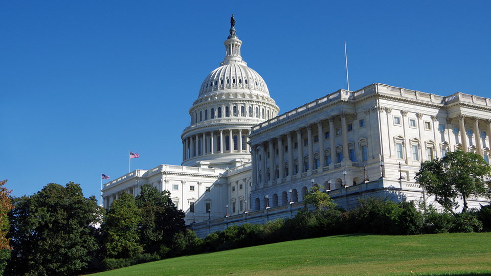Americký Kongres v rámci návrhu zákona o obranné politice přijal zákon zakazující prezidentovi jednostranně vystoupit z NATO