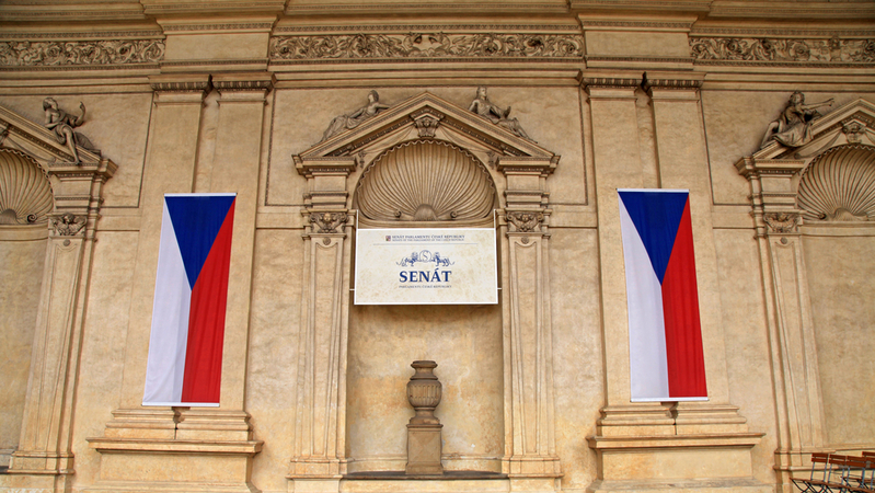 Senátní výbor doporučil schválit novelu zákona umožňující prokazování se digitálními doklady