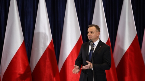 Polský prezident vetoval první zákon nové vlády premiéra Donalda Tuska