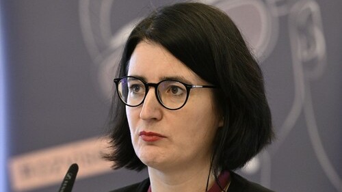 Organizace In Iustitia nabízí přeživším, pozůstalým a svědkům střelby na FF UK návaznou sociálně-právní či psychologickou podporu