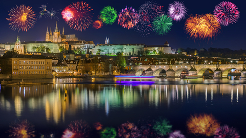 V Praze se letos neuskuteční novoroční ohňostroj, město místo toho nabídne slevy do botanické nebo například do Zoo