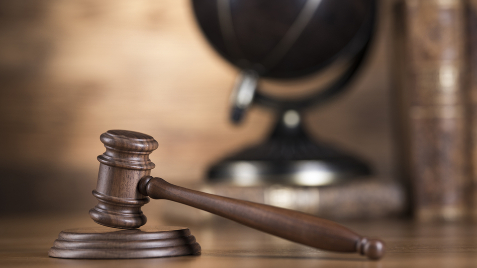 Státní zástupkyně se odvolala proti rozsudku, který uložil sbormistrovi chlapeckého farního sboru čtyřleté vězení za znásilňování a zneužívání svěřenců