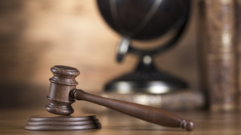 Státní zástupkyně se odvolala proti rozsudku, který uložil sbormistrovi chlapeckého farního sboru čtyřleté vězení za znásilňování a zneužívání svěřenců