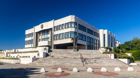 Slovenská sněmovna zahájila rozpravu o žádosti vlády premiéra Roberta Fica, aby návrhy změn v trestním právu projednala ve zrychleném řízení