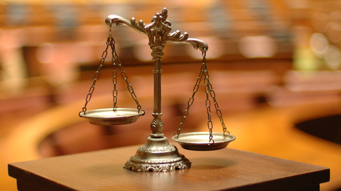 Ministerstvo spravedlnosti prověřuje případ opakovaného znásilnění dívky, za které pachatel dostal od soudu podmíněný trest