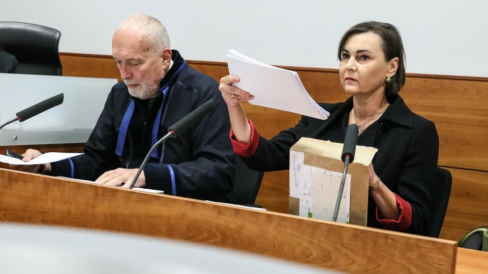 Kárný senát Nejvyššího správního soudu (NSS) snížil pražské soudkyni Jitce Bartákové plat o 30 procent na dva roky