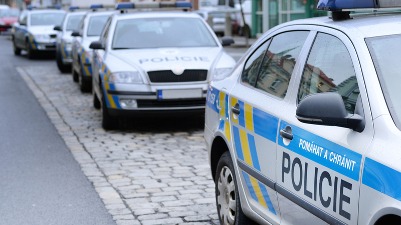 Policie se zabývá incidentem, kdy jeden z pedagogů na Litoměřicku údajně nevhodně použil startovací pistoli při vyučovací hodině