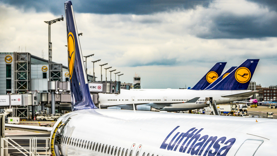 Letiště v Berlíně, Stuttgartu a Hamburku zrušila kvůli dnešní stávce bezpečnostního personálu všechny starty, další německé vzdušné přístavy odlety výrazně omezily